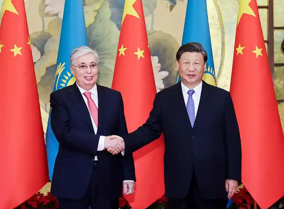 习主席的丝路故事——听习主席和中亚好伙伴话合作丨 “中哈关系将像金鹰展翅高飞”